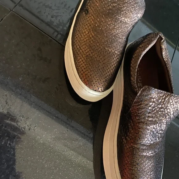 J/SLIDES - Picture 3 of 10